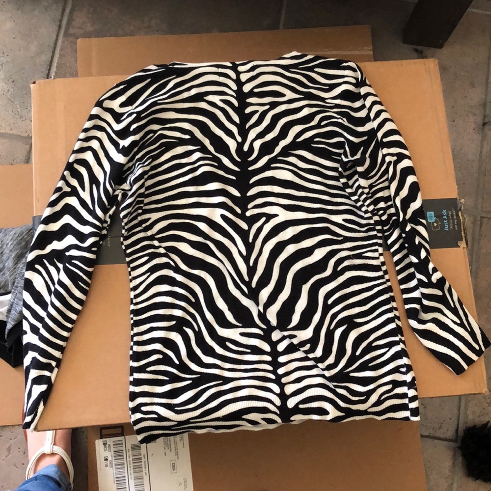 Sweater - Picture 3 of 3